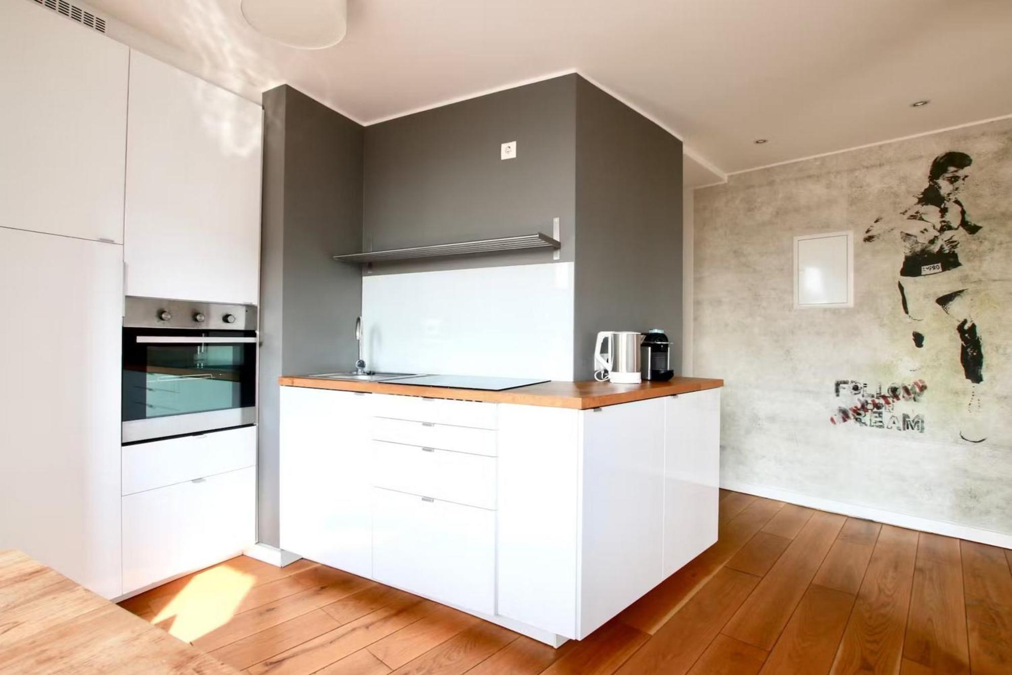 Appartement Grosse Dachgeschosswohnung Mit Balkon Im Belgischen Viertel