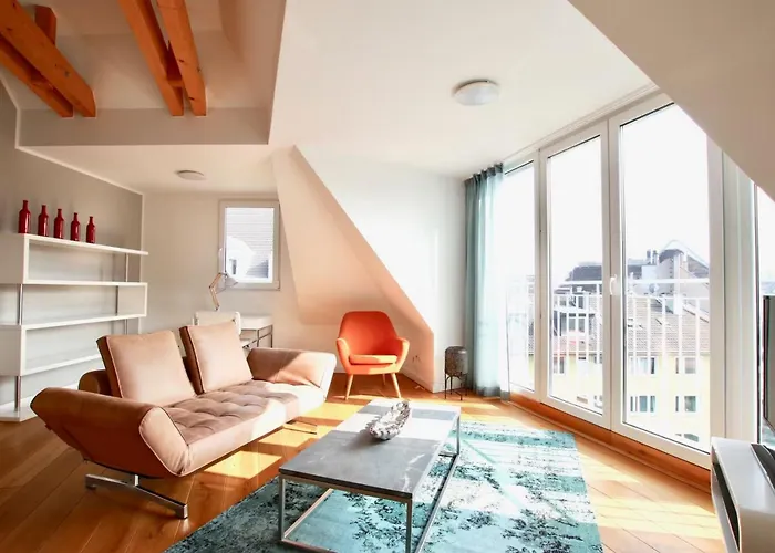 Grosse Dachgeschosswohnung Mit Balkon Im Belgischen Viertel