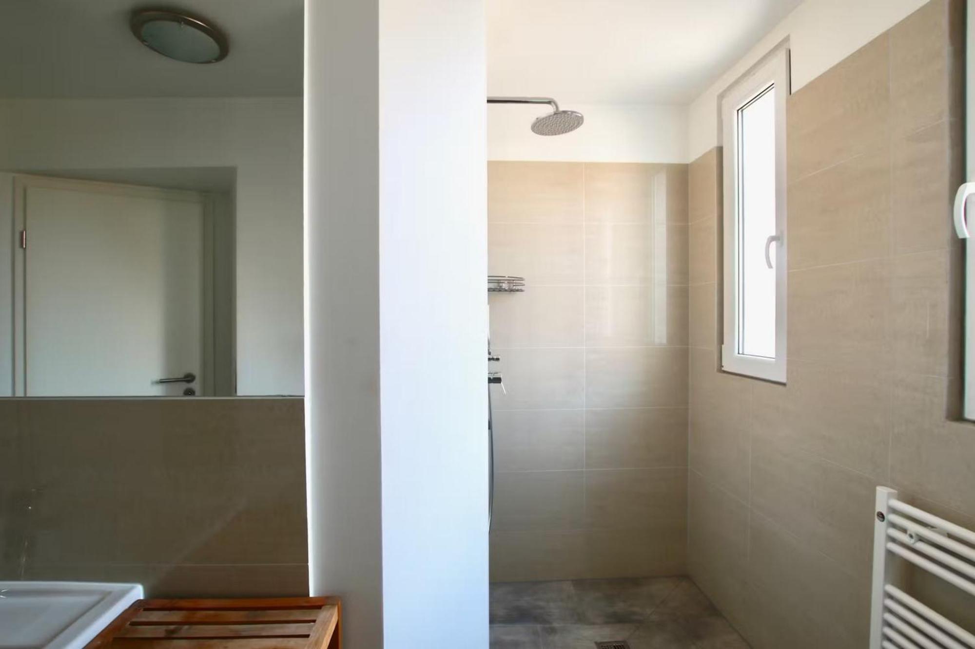 Apartamento Grosse Dachgeschosswohnung Mit Balkon Im Belgischen Viertel *